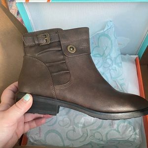 Bare Traps Andra Bootie -9wide